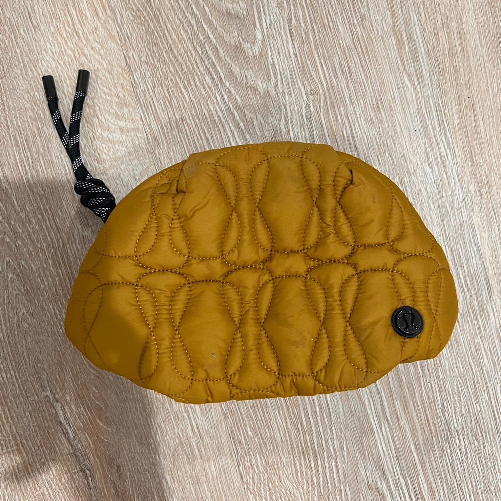 lululemon cosmetic bag